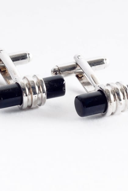 Les accessoires indispensables pour un marié élégant